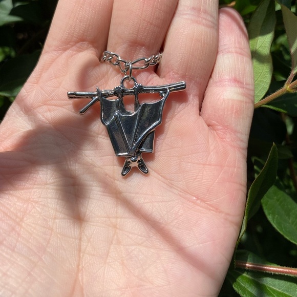 Gothic Hanging Bat Necklace Silver Tone Engraved Detailing Cute Adjustable - Picture 5 of 6